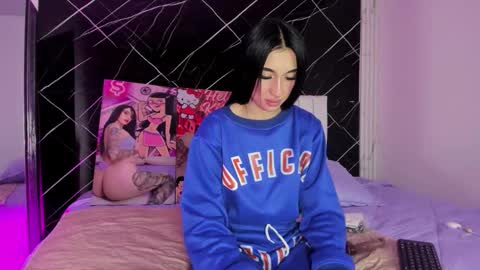 Snapshot of candy_leila3 chatting on 10.10.25 Leila online show from 10.10.25