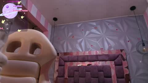 Snapshot of candy_morgan412 chatting on 10.16.25 Ania online show from 10.16.25