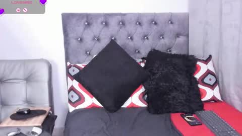 Snapshot of candy_sex_hot_ chatting on 10.18.25 YECENIA - online show from 10.18.25