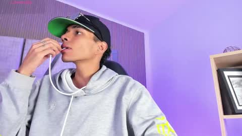  and MarilynHot online show from 04.28.26