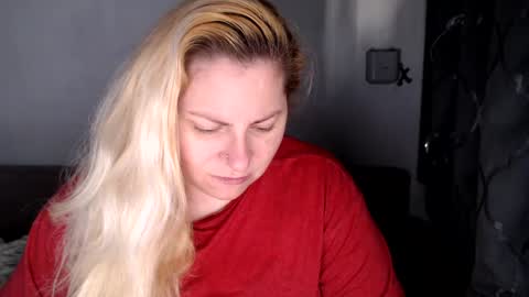 Laura online show from 02.11.25