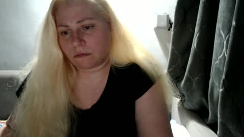 Laura online show from 03.11.25