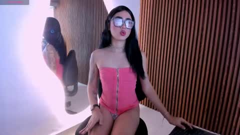 candyglow_ online show from 06.04.26
