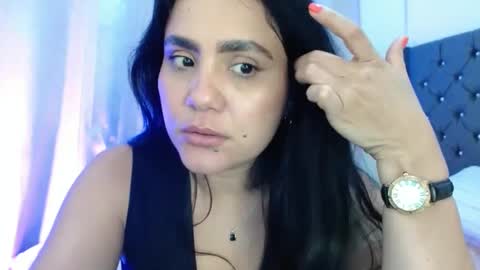 Snapshot of candyhot4 chatting on 12.20.24 candy online show from 12.20.24