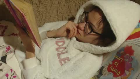 say meow and send tip  online show from 02.24.25