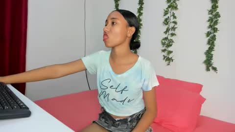 Snapshot of candysexi_10 chatting on 11.12.25 candysexi_10 online show from 11.12.25