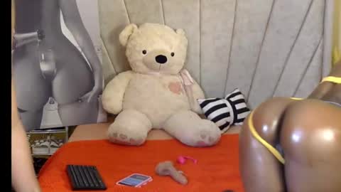 Snapshot of candyspicee chatting on 03.01.25 candyspicee online show from 03.01.25