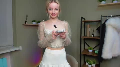 Snapshot of candyvice chatting on 02.05.26 Kate online show from 02.05.26