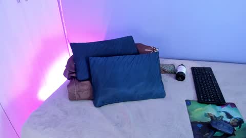 Isabella online show from 12.13.24