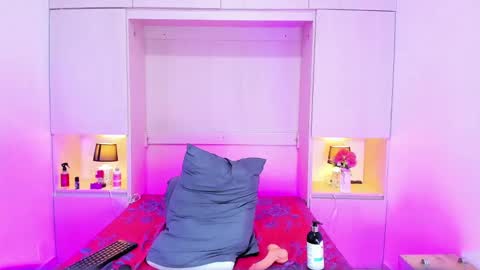  Dulce Maria  online show from 03.04.25