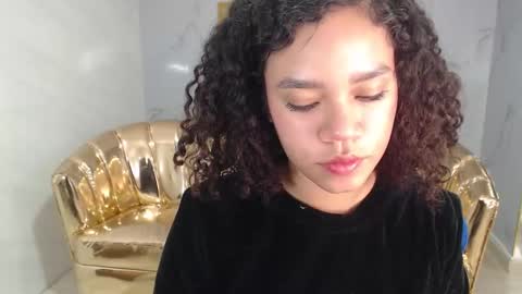 Snapshot of canela_s1 chatting on 10.30.25 canela_s1 online show from 10.30.25