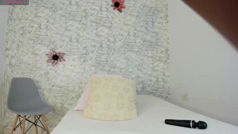 Snapshot of canhela1 chatting on 01.12.25 Canhela online show from 01.12.25