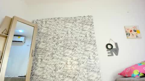 Snapshot of canhela1 chatting on 09.13.25 Canhela online show from 09.13.25