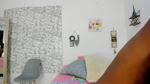 Snapshot of canhela1 chatting on 10.06.25 Canhela online show from 10.06.25