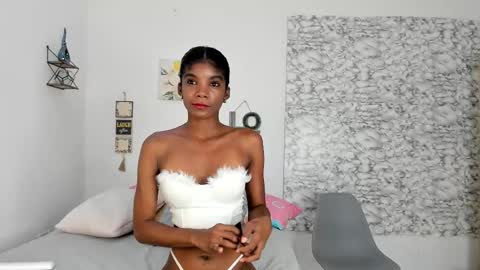 Snapshot of canhela1 chatting on 11.21.25 Canhela online show from 11.21.25