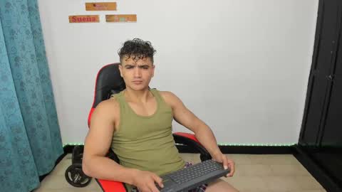 Snapshot of capitan_jones007 chatting on 10.01.25 jones online show from 10.01.25