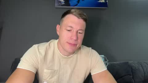 Snapshot of capt_oliver chatting on 06.17.26 follow my twitter online show from 06.17.26