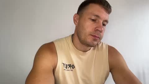 Snapshot of capt_oliver chatting on 06.21.26 follow my twitter online show from 06.21.26