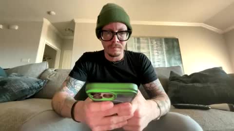 Snapshot of captaincumgun chatting on 02.05.26 Captaincumgun online show from 02.05.26