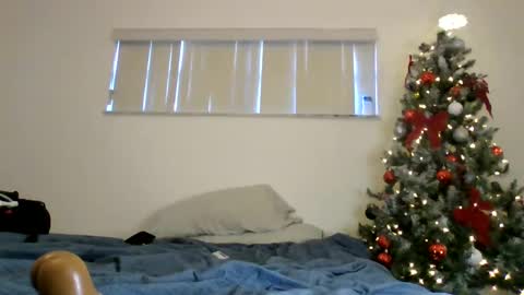 Snapshot of caramelmami26 chatting on 12.20.24 caramelmami26 online show from 12.20.24