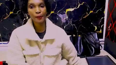 Snapshot of caramelminxx_ chatting on 06.21.26 caramelminxx_ online show from 06.21.26