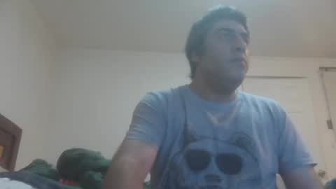 Snapshot of caravibugue chatting on 10.15.25 caravibugue online show from 10.15.25