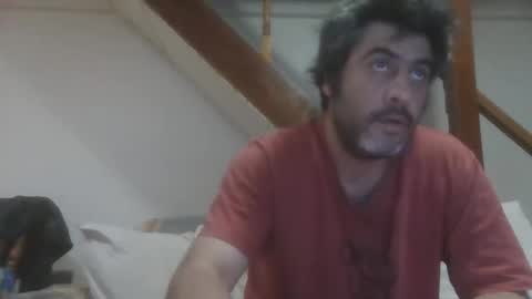 Snapshot of caravibugue chatting on 11.17.25 caravibugue online show from 11.17.25