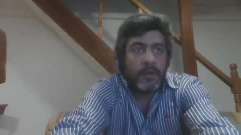 Snapshot of caravibugue chatting on 11.21.25 caravibugue online show from 11.21.25