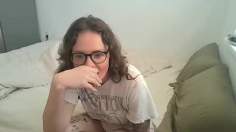 caraviolet online show from 05.20.26
