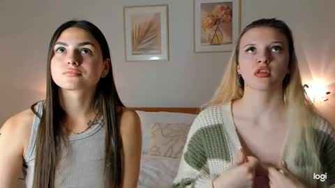 Snapshot of caressyourself chatting on 01.09.25 caressyourself online show from 01.09.25