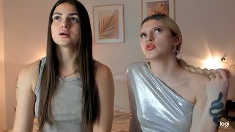 Snapshot of caressyourself chatting on 01.12.25 caressyourself online show from 01.12.25