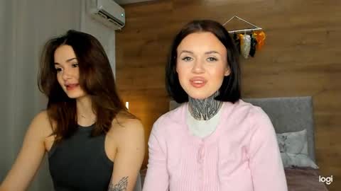 Snapshot of caressyourself chatting on 02.06.25 caressyourself online show from 02.06.25