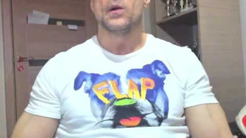 Snapshot of carin_the_body chatting on 02.01.26 Laz online show from 02.01.26