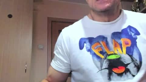 Snapshot of carin_the_body chatting on 04.01.26 Laz online show from 04.01.26