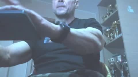 Snapshot of carin_the_body chatting on 04.08.26 Laz online show from 04.08.26