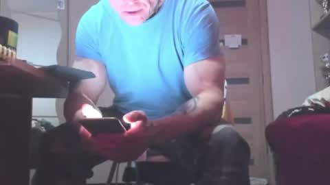 Snapshot of carin_the_body chatting on 04.14.26 Laz online show from 04.14.26