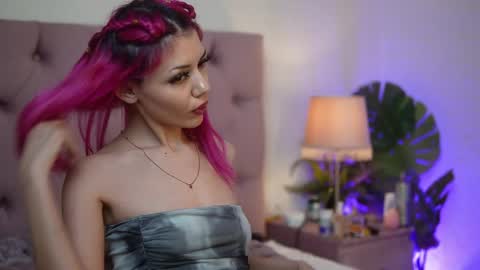 Snapshot of carinafoxy chatting on 04.05.26 Carina online show from 04.05.26