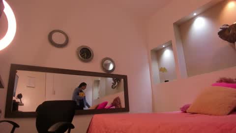 Snapshot of carla_and_robert chatting on 02.23.25 carla and robert online show from 02.23.25