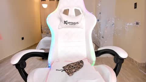 Snapshot of carleewinter chatting on 12.15.24 Alejandra online show from 12.15.24