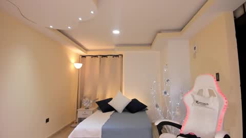 Snapshot of carleewinter chatting on 12.20.24 Alejandra online show from 12.20.24