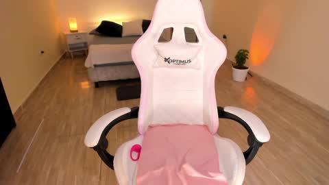 Snapshot of carleewinter chatting on 01.11.25 Alejandra online show from 01.11.25