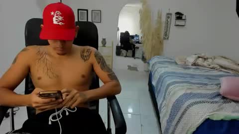 Snapshot of carlitosex09 chatting on 02.13.26 master online show from 02.13.26