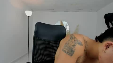 Snapshot of carlitosex09 chatting on 02.26.26 master online show from 02.26.26