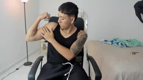 Snapshot of carlitosex09 chatting on 03.04.26 master online show from 03.04.26