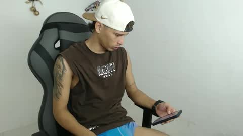carlossmi01 online show from 12.05.25