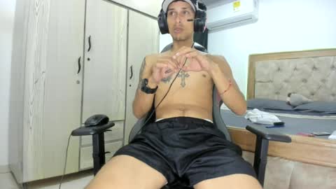 carlossmi01 online show from 06.21.26