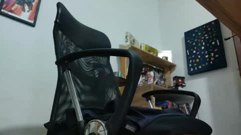 Carlostraboo on of  online show from 11.13.25