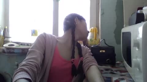 CarlyJoy online show from 02.05.25