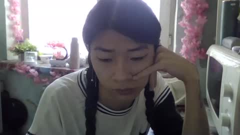 CarlyJoy online show from 10.04.25