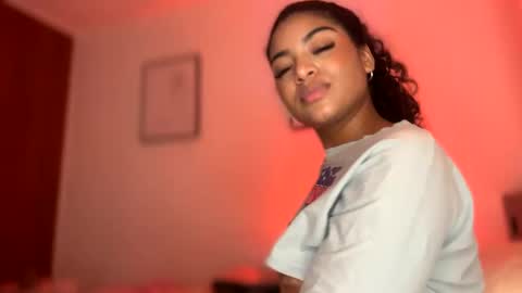 Snapshot of carlymonroee_ chatting on 02.04.25 Littlecarly online show from 02.04.25